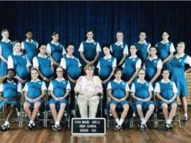 pregnant-school-photo1