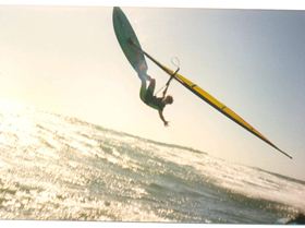 Geralton Photo Ben at Corrination (one hand)