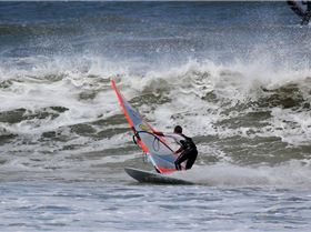 Wonderboy Alastair McLeod straight from Gnaraloo WA struggled with the cold!