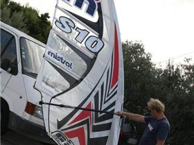 Challenger-Sails-Speed-2012