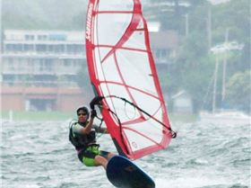 More Valentine Dec 2011 - 25 - 30kts +