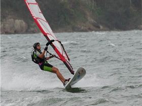 More Valentine Dec 2011 - 25 - 30kts +