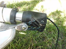 The pulleys are 3cm apart here with mast 440cm setting, so downhaul is 437cm