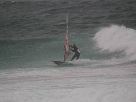 Duncan sailing Maroubra Beach in a Southerly
