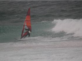 Duncan sailing Maroubra Beach in a Southerly