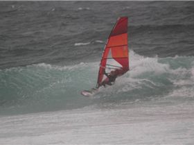 Duncan sailing Maroubra Beach in a Southerly
