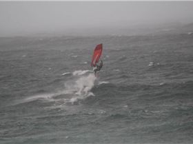 Duncan sailing Maroubra Beach in a Southerly