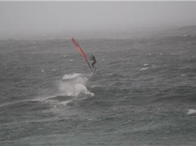 Duncan sailing Maroubra Beach in a Southerly