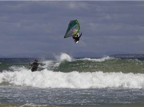 Carton puttin' it on