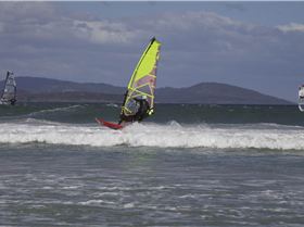 Carton puttin' it on