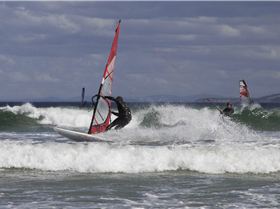 Carton puttin' it on