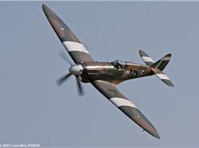 Spitfire 19 AeroMobile2 Photo 1  2009-J-M POINCIN 6318x1024