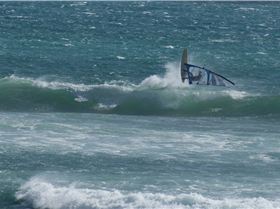 Super Pipe 25 knots low tide