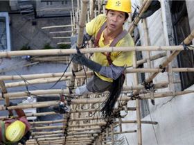 Bamboo scaffolding09