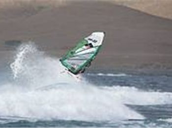 Cape Verde Secret Spot Delivers 200 Meter Peelers. - Windsurfing News