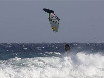Dany Days - Finally the wind gods gave top PWA wave sailor Dany Bruch the chance - Windsurfing News