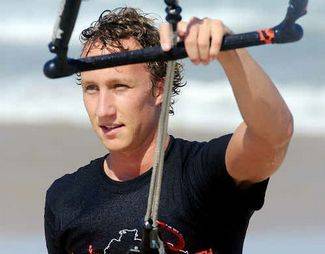 MAROOCHYDORE kitesurfer Scott Johnson has taken out the Emerging Talent Award after an entertaining display at the Merimbula Kitesurfing Classic recently.