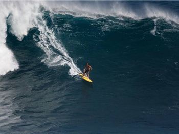 Big Wave Stand up paddle Surfing - 40 foot waves! - Stand Up Paddle News