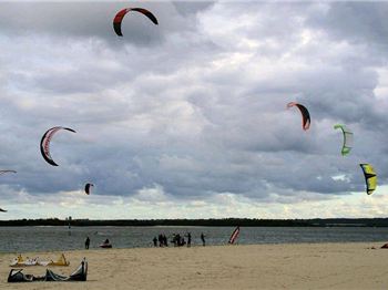 Kiteboard racing kicks off in Sydney for this summer season - Kitesurfing News